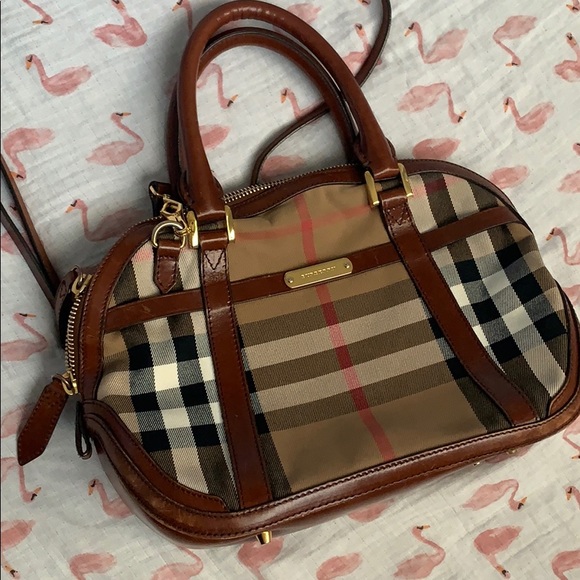 Burberry bag - Picture 1 of 8